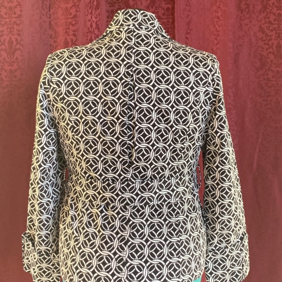 Appraisal Geometric Print Fitted Jacket with Belt - Black & White - Medium - Picture 9 of 15